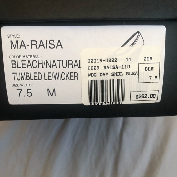 BCBG MAXAZRIA  NEVER BEEN WORN  wedge - Picture 8 of 12